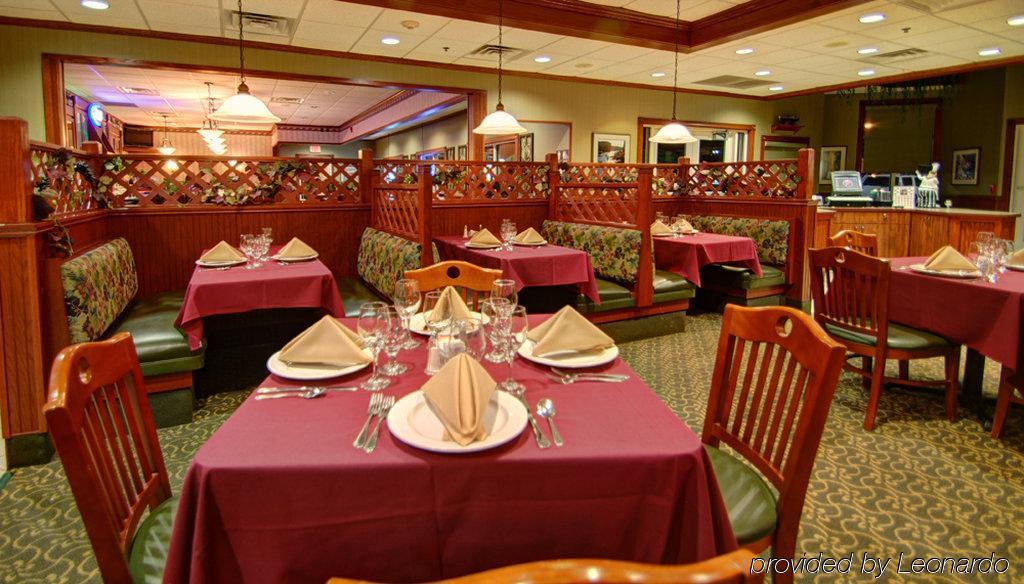 Holiday Inn Conference Center Marshfield, An Ihg Hotel Exterior photo